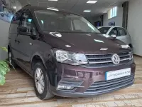 Usado VW Caddy Trendline 102 CV (75 kW) 2016 Violeta / lila Monovolumen