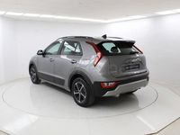 Usado Kia Niro 141 CV (103 kW) 2024 Gris / plata SUV