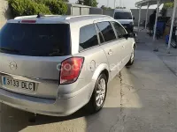 Usado Opel Astra Cosmo 150 CV (110 kW) 2005 Gris / plata Familiar