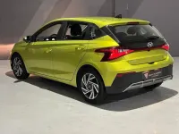 Usado Hyundai i20 84 CV (61 kW) 2023 Verde Berlina