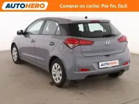 Usado Hyundai i20 100 CV (73 kW) 2015 Gris Berlina