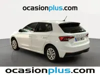 Usado Skoda Fabia Selection 95 CV (69 kW) 2024 Blanco Utilitario