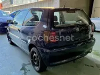 Usado VW Polo 60 CV (44 kW) 1999 Azul Berlina