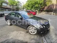 Usado Mercedes E250 Avantgarde 204 CV (150 kW) 2010 Gris / plata Berlina