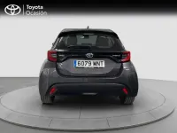 Usado Toyota Yaris Hybrid Active 116 CV (85 kW) 2024 Gris grafito Berlina