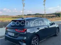 Usado Kia Ceed 120 CV (88 kW) 2022 Negro Utilitario