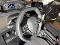 Usado Peugeot 208 Active 102 CV (75 kW) 2023 Blanco Utilitario