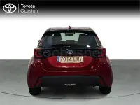 Usado Toyota Yaris Hybrid Active 116 CV (85 kW) 2021 Rojo Berlina