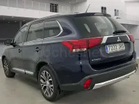 Usado Mitsubishi Outlander Motion 150 CV (110 kW) 2016 Azul SUV