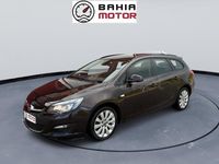 Usado Opel Astra Excellence 110 CV (80 kW) 2014 Violeta / lila Familiar