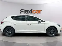 Usado Seat Leon Style 130 CV (95 kW) 2018 Blanco Berlina