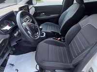 Usado Dacia Jogger Expression 101 CV (74 kW) 2022 Blanco Monovolumen