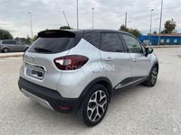 Usado Renault Captur Zen 120 CV (88 kW) 2018 Gris / plata SUV