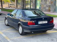 Usado BMW 325 Comfort Edition 143 CV (105 kW) 1996 Azul Berlina