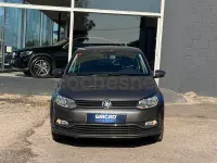 Usado VW Polo Advance 75 CV (55 kW) 2016 Gris / plata Berlina