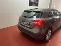 Usado Mercedes A180 Style 109 CV (80 kW) 2015 Gris / plata Berlina