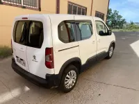 Usado Peugeot Rifter Style 99 CV (72 kW) 2021 Blanco Monovolumen