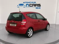 Usado Mercedes A150 Avantgarde 95 CV (69 kW) 2006 Rojo Berlina