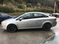 Usado Fiat Linea Active 90 CV (66 kW) 2008 Gris / plata Berlina