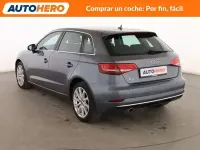 Usado Audi A3 Design 116 CV (85 kW) 2018 Gris Berlina
