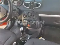 Usado Renault Clio II Authentique 75 CV (55 kW) 2008 Rojo Berlina