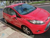 Usado Ford Fiesta Trend 68 CV (50 kW) 2009 Rojo Utilitario