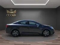 Usado Toyota Avensis Advance 143 CV (105 kW) 2015 Gris Berlina