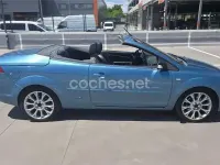Usado Ford Focus Cabriolet Titanium 136 CV (100 kW) 2007 Azul Descapotable