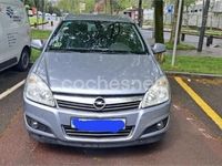 Usado Opel Astra Cosmo 100 CV (73 kW) 2009 Gris / plata Berlina