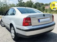 Usado VW Passat Highline 150 CV (110 kW) 2001 Gris / plata Berlina