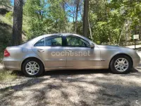 Usado Mercedes E240 Elegance 177 CV (130 kW) 2003 Beige Berlina