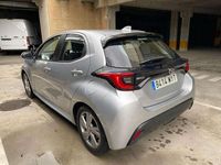Usado Toyota Yaris Hybrid Active 116 CV (85 kW) 2025 Gris Utilitario