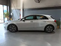 Usado Mercedes A180 136 CV (100 kW) 2020 Gris / plata Berlina