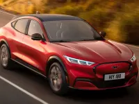 Usado Ford Mustang Mach-E Premium 216 kW (294 CV) 2024 Negro SUV
