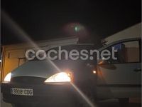 Usado Ford Galaxy Trend 115 CV (84 kW) 2003 Gris / plata Monovolumen