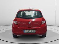 Usado Renault Clio IV 75 CV (55 kW) 2012 Rojo Utilitario
