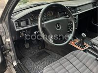 Usado Mercedes 190 109 CV (80 kW) 1992 Gris / plata Berlina