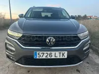 Usado VW T-Roc Advance 150 CV (110 kW) 2022 Gris / plata SUV