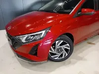 Usado Hyundai i20 78 CV (57 kW) 2024 Rojo Utilitario