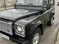 Usado Land Rover Defender SE 122 CV (89 kW) 2010 Negro Familiar
