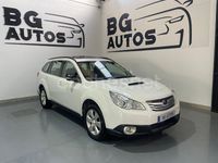 Usado Subaru Outback Premium 150 CV (110 kW) 2011 Blanco Familiar