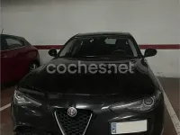 Usado Alfa Romeo Giulia 150 CV (110 kW) 2017 Negro Berlina