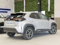 Usado Toyota Yaris Hybrid Style 115 CV (84 kW) 2022 Gris claro