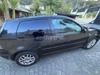 Usado VW Golf IV 110 CV (80 kW) 2003 Negro Berlina