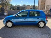 Usado Renault Clio II 75 CV (55 kW) 2004 Azul Berlina