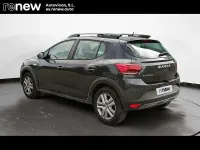 Usado Dacia Sandero Essentiel 100 CV (73 kW) 2023 Gris Berlina