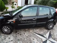 Usado Ford Fiesta Ambiente 68 CV (50 kW) 2008 Negro Utilitario
