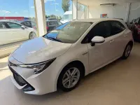 Usado Toyota Corolla Active 122 CV (89 kW) 2020 Blanco Berlina