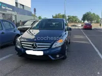 Usado Mercedes B180 122 CV (89 kW) 2012 Azul Utilitario