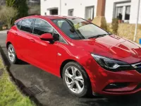 Usado Opel Astra Dynamic 136 CV (100 kW) 2017 Rojo Utilitario